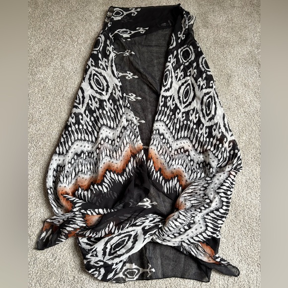 Patterned Shawl - Picture 3 of 7